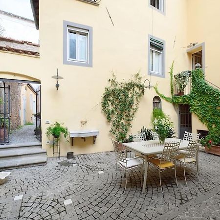 Corte Paolina - Charming Courtyard Inside Lucca Buitenkant foto