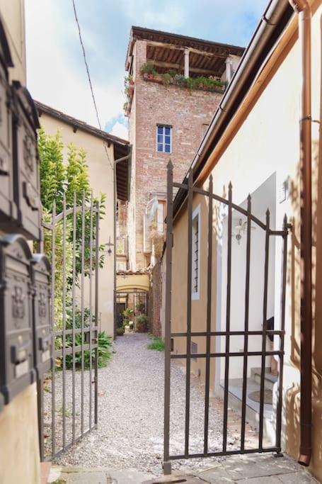 Corte Paolina - Charming Courtyard Inside Lucca Buitenkant foto